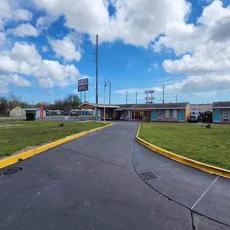 Gulfway Motel By Oyo Near Airport I 37